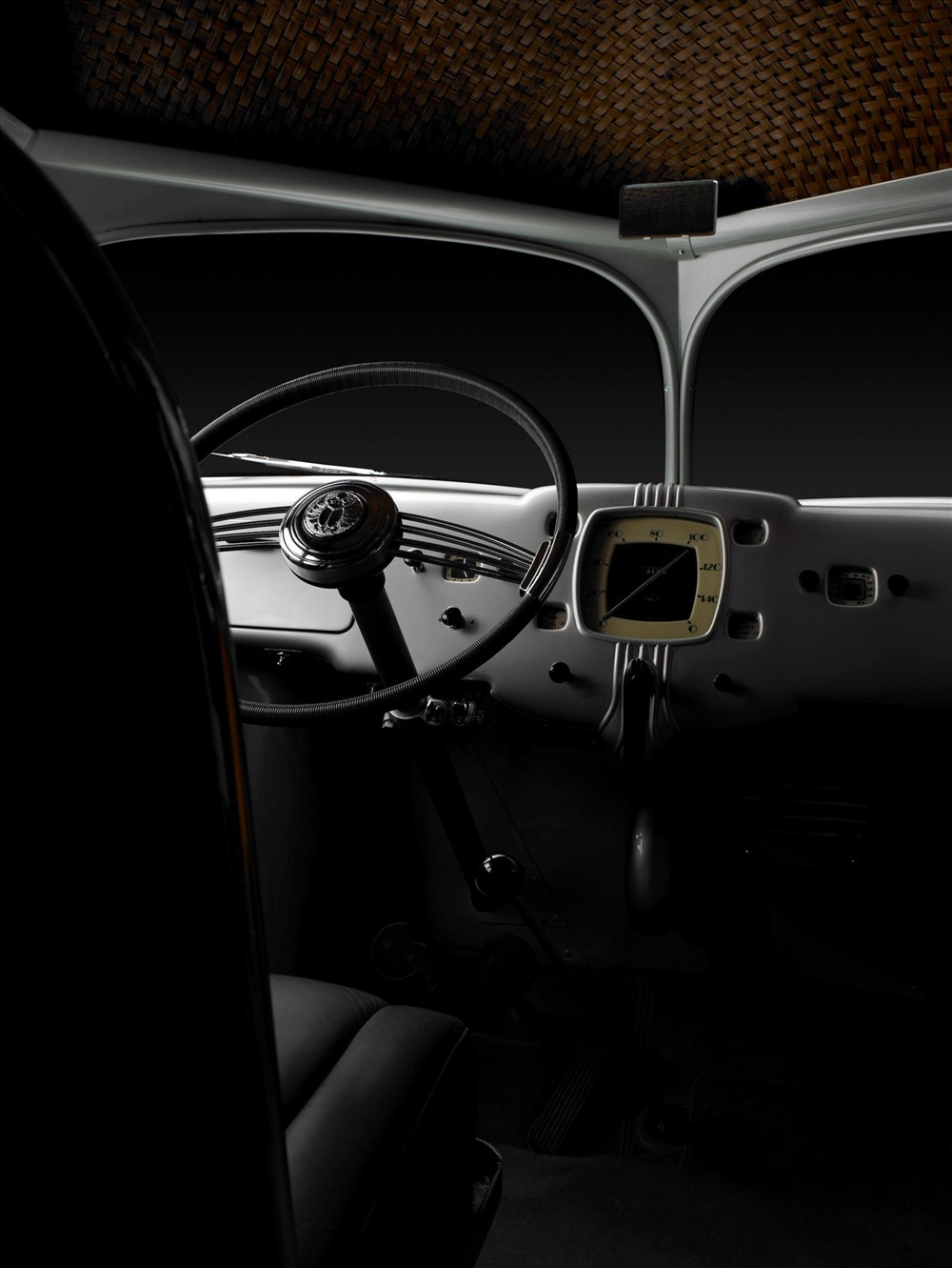 Hiện chiếc xe trên đã được phục hồi để trưng bày, phục vụ du khách. Ảnh: Carbuzz