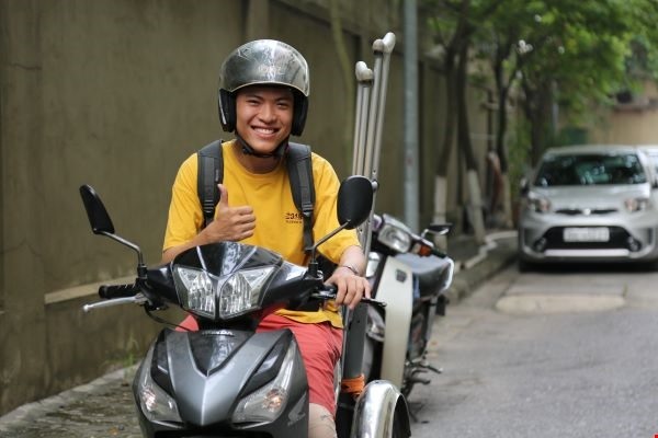 Phi Quốc Chân với cuộc sống đời thường. Ảnh: CT