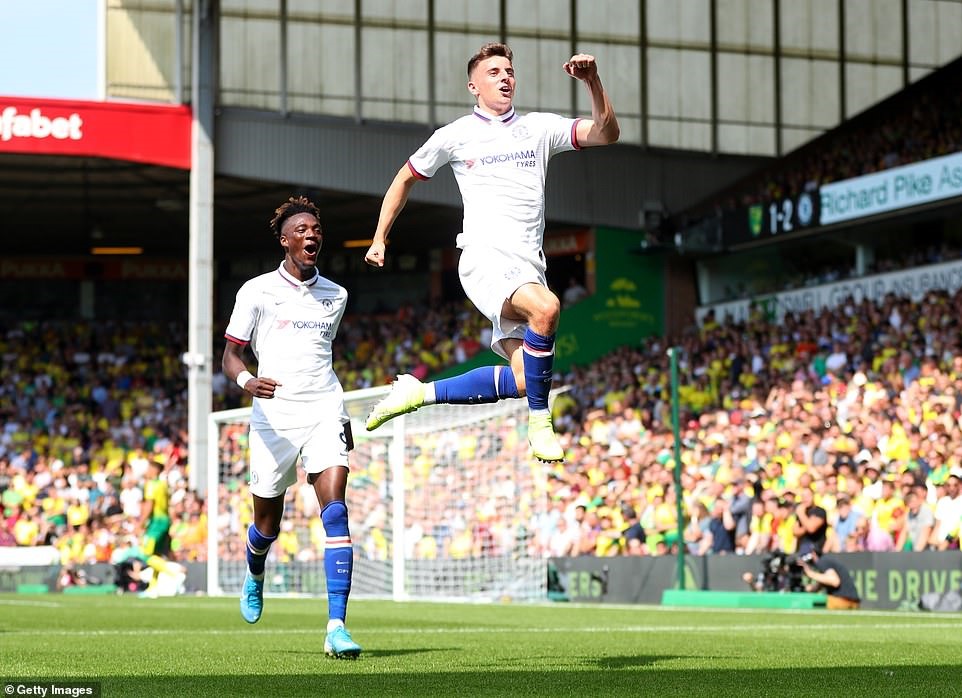 Mason Mount tiếp tục gây ấn tượng trong màu áo Chelsea. Ảnh: Getty