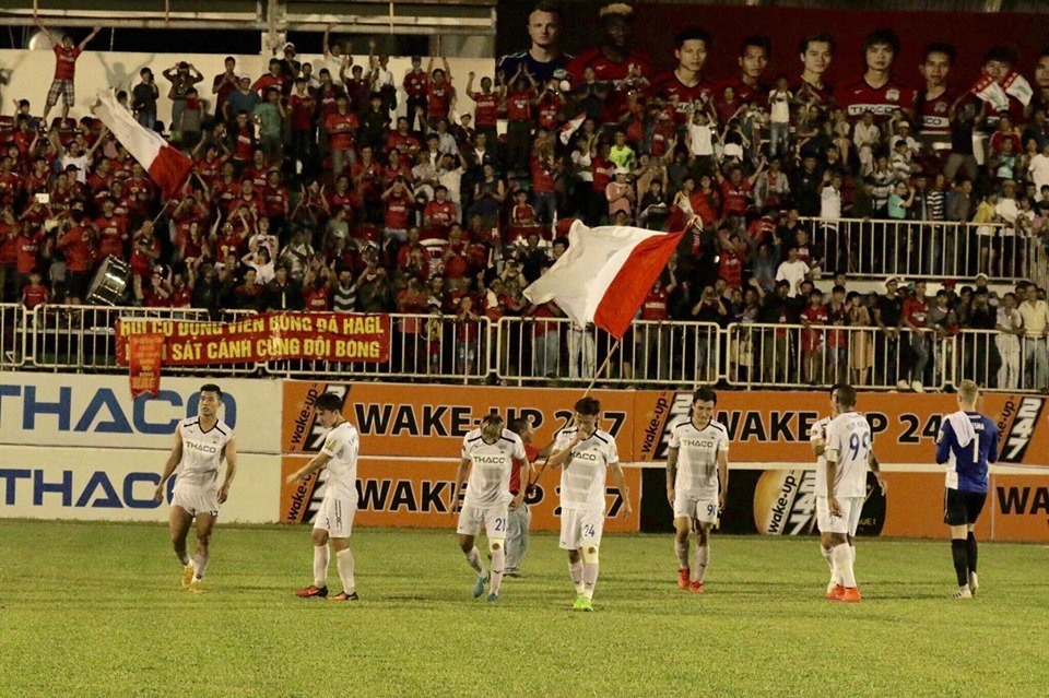 Sài Gòn FC thoát ra khỏi nhóm nguy hiểm khiến cho tình cảnh của HAGL thêm phần khó khăn và bất lợi. Ảnh: HAGL FC