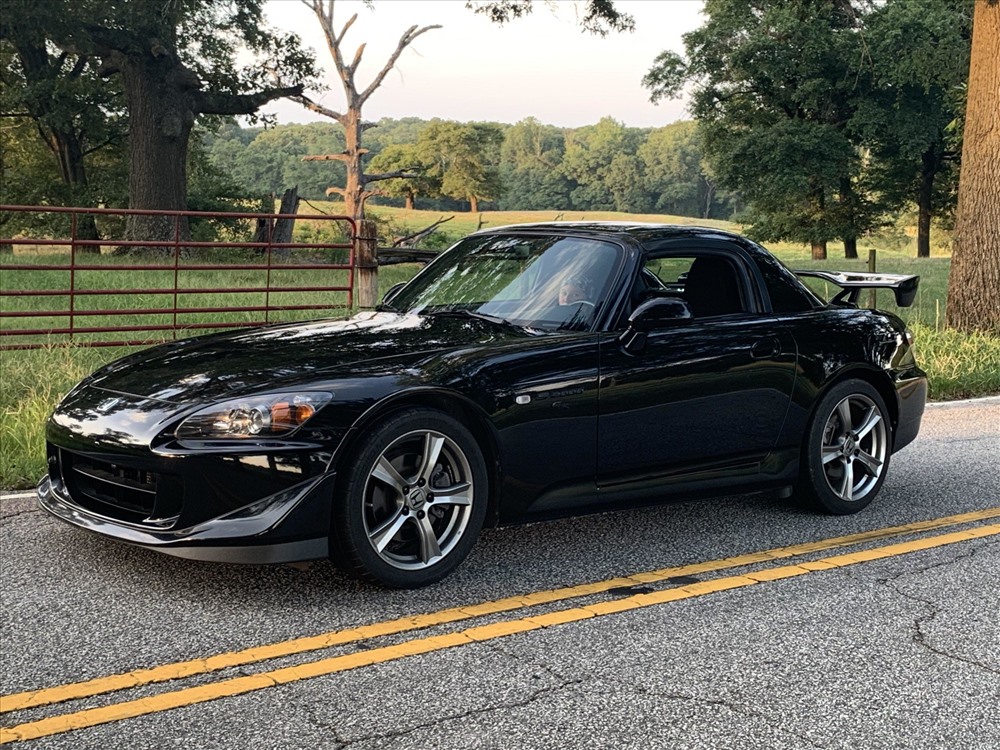 Honda S2000 Club Racer bản Berlina Black hiếm gặp. Ảnh: Carscoops