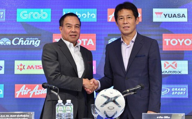 Huấn luyện viên Akira Nishino (phải) là đối thủ sắp tới của ông Park. Ảnh: Siam Sport
