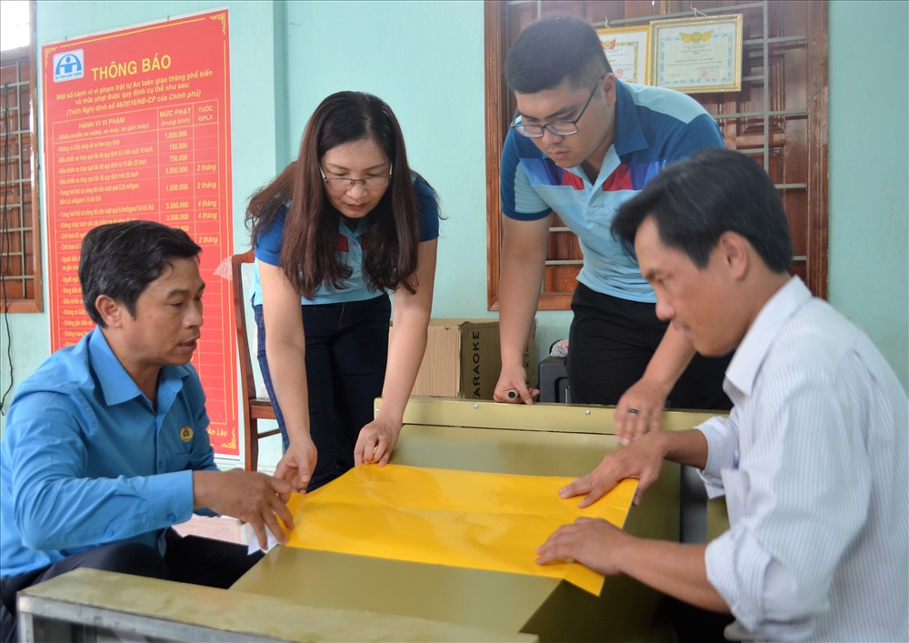 Quà tặng do lãnh đạo, nhân viên LĐLĐ “thiết kế, thi công”