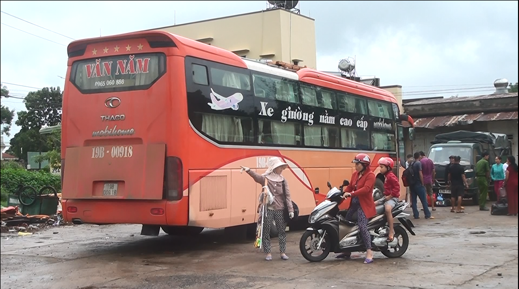 Chiếc xe khách của nhà xe Văn Năm gây tai nạn làm 4 người tử vong ở Chư Sê, Gia Lai. Ảnh Đ.V