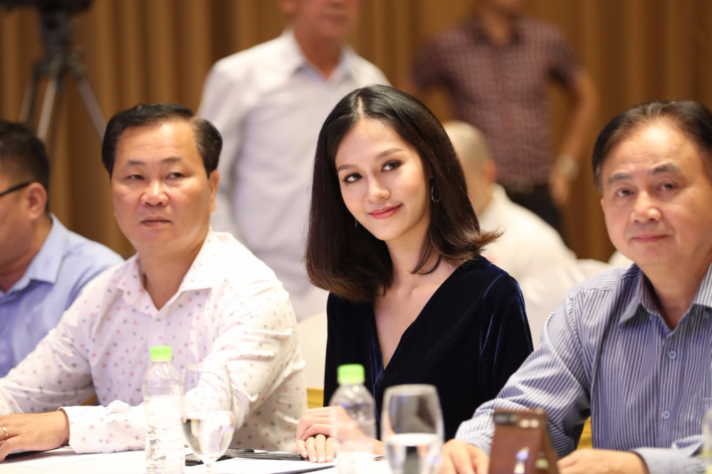 Á hậu Hoàn vũ Thái Lan Sornsarot Vittayaruengsook cũng xuất hiện với vai trò cố vấn. Ảnh: HKNTCA.