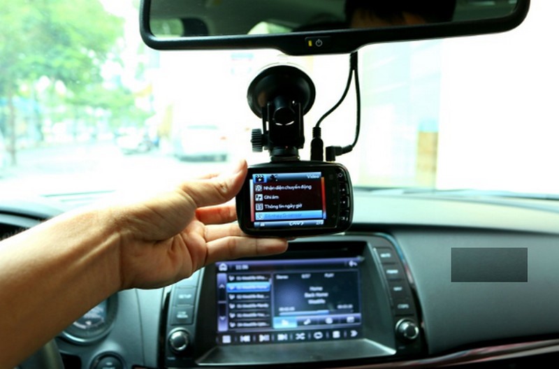 Camera hành trình cũng là vật dụng không thể thiếu của cánh tài xế. Ảnh: ST