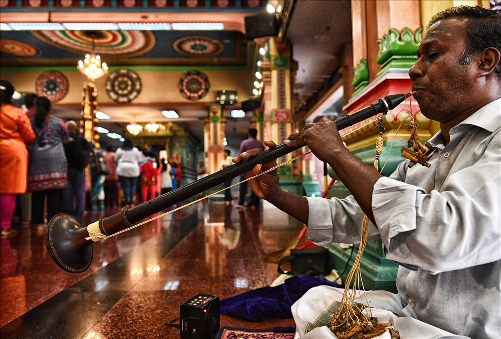 Và tiếng kèn hùng tráng.