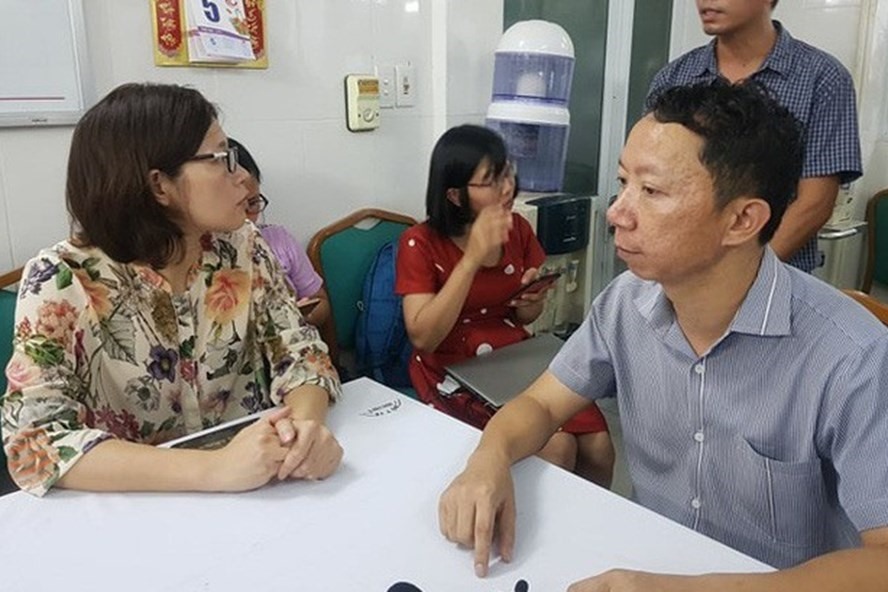 Anh Sơn - bố bé L.H.L. Ảnh: V.T.