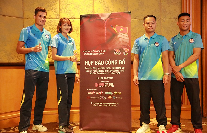 Anh em vận động viên Quách Thị Lan và Quách Công Lịch tham dự lễ công bố Cuộc thi sáng tác Biểu trưng, Biểu tượng vui, Bài hát, Khẩu hiệu SEA Games 31. Ảnh: H.Đ