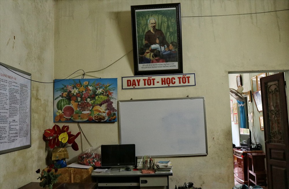 Với bà Thoa và các em học sinh thì trường học cũng là nhà.