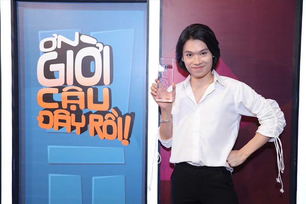 Quang Trung giành được cúp ngay lần đầu tham gia. Ảnh: BTC