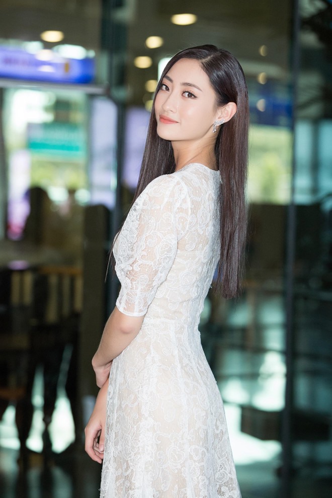 Hoa hậu Lương Thuỳ Linh sinh năm 2000, đến từ Cao Bằng. Cô hiện đang là sinh viên trường Đại học Ngoại thương, ngành kinh tế. Sở hữu IELTS 7.5, Lương Thuỳ Linh được kì vọng sẽ làm nên chuyện tại đấu trường nhan sắc Miss World 2019. Ảnh: MWVN.