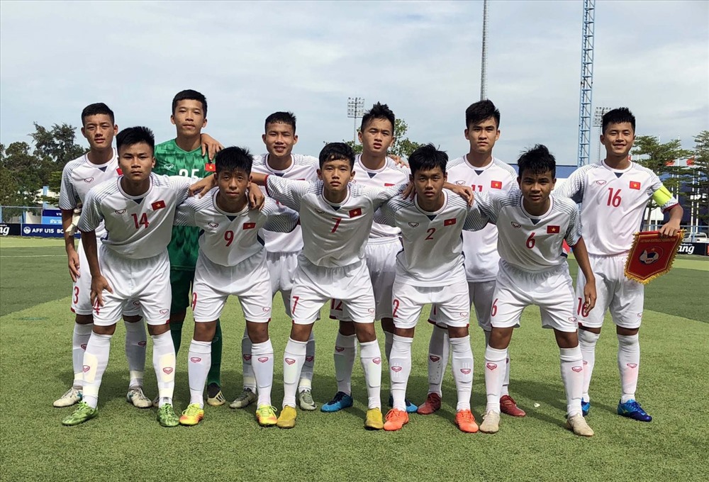 Chủ nhà Thái Lan đưa ra lí do lịch truyền hình trực tiếp để “ép” U15 Việt Nam thi đấu vào thời tiết bất lợi. Ảnh: VFF