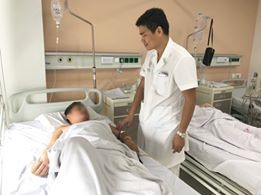Bệnh nhân hồi phục sau ca nội soi. Ảnh do BV cung cấp