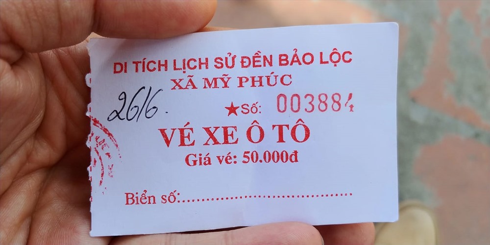 Vé trông giữ phương tiện mà đối tượng tự in. Ảnh: Hoàng Minh Huy