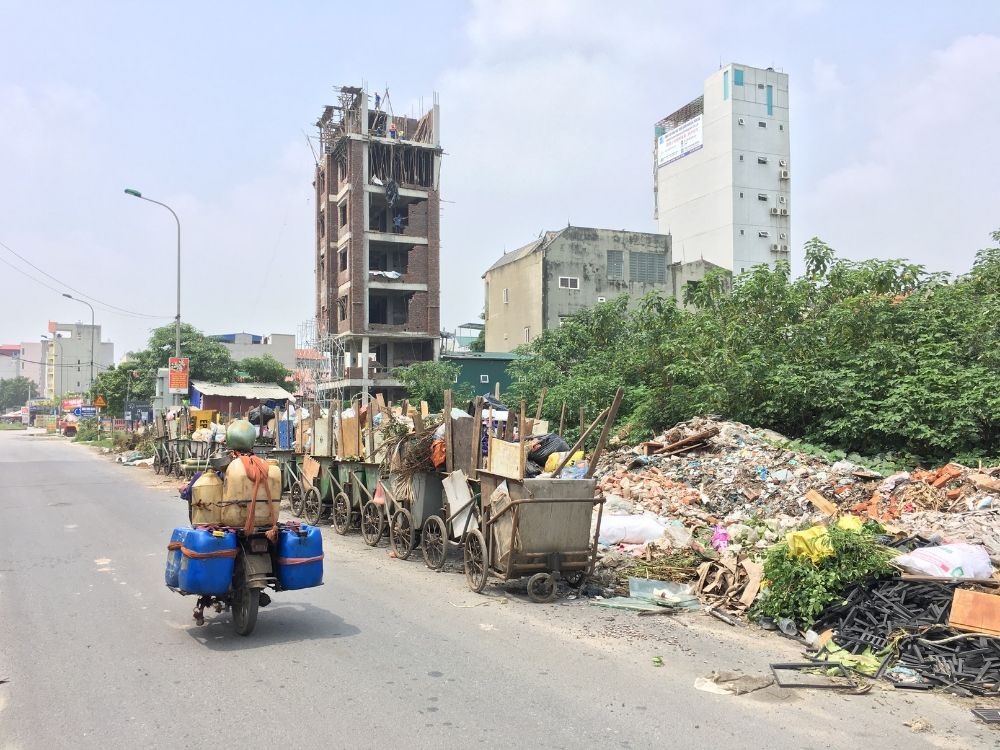 Bãi rác bốc mùi hôi thối. Ảnh Q.Toản