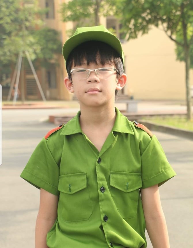 Bé Sơn được học các lớp kỹ năng sống ngay từ nhỏ. Ảnh: NVCC
