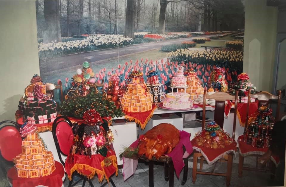 Lễ vật cho đám cưới những năm 1990 của bố mẹ Mỹ Hạnh. Ảnh: NVC