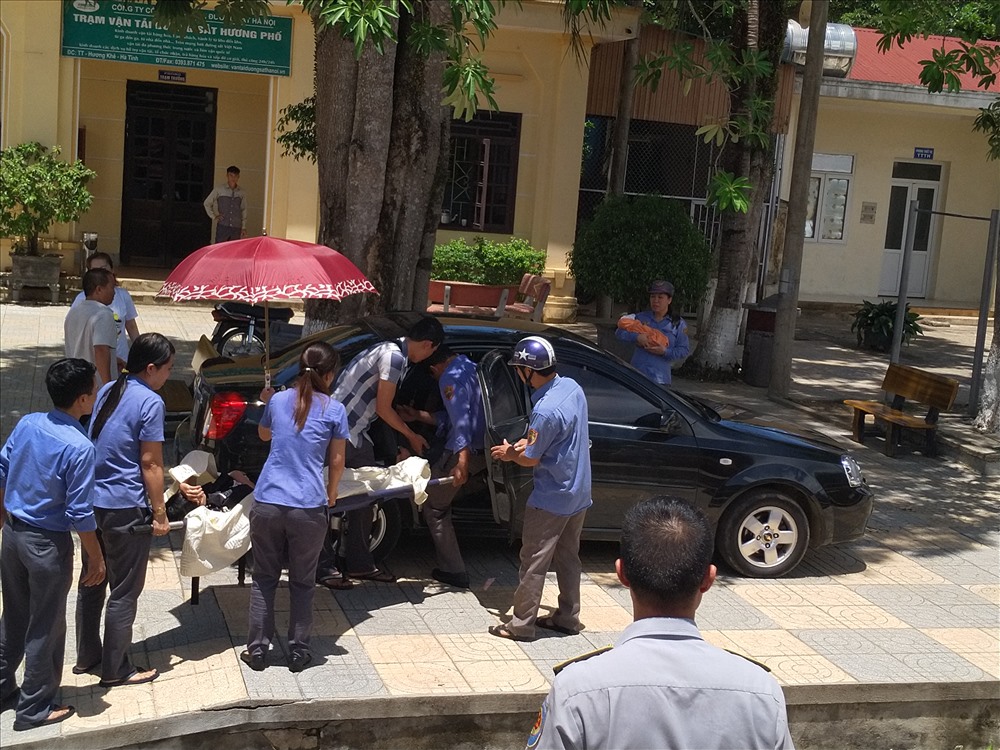 Và được lên xe cùng con.