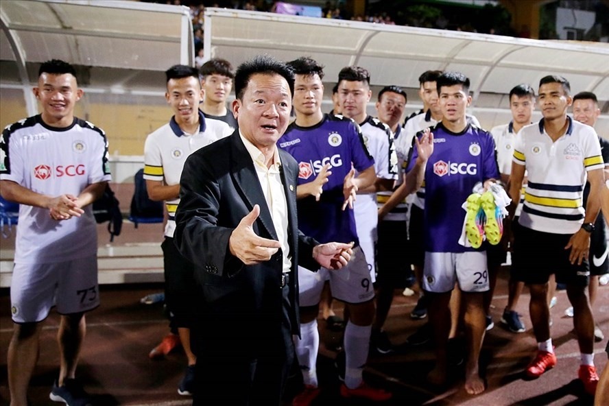 Bầu Hiển tuyên bố Văn Hậu chắc chắn dự SEA Games 2019. Ảnh: H.A