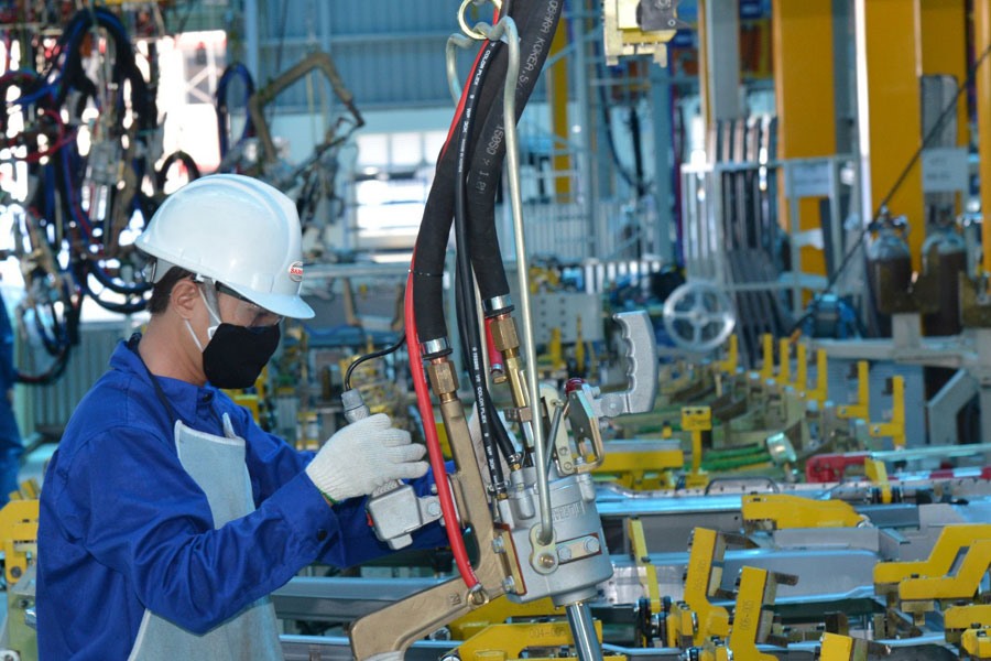 Phát triển công nghiệp là một trong những nhiệm vụ hàng đầu phục vụ tăng trưởng kinh tế. Ảnh: PV