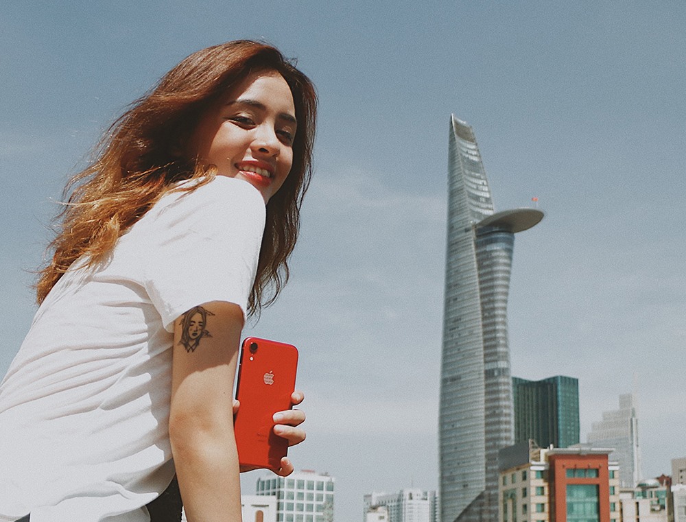 iPhone cần được giải quyết rào cản về mức giá (ảnh: FPTshop).