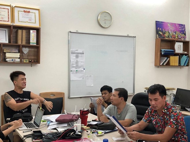 Những hình ảnh hậu trường làm rộ lên tin đồn các nghệ sĩ đang chuẩn bị cho Táo Quân 2020. Ảnh: TR.