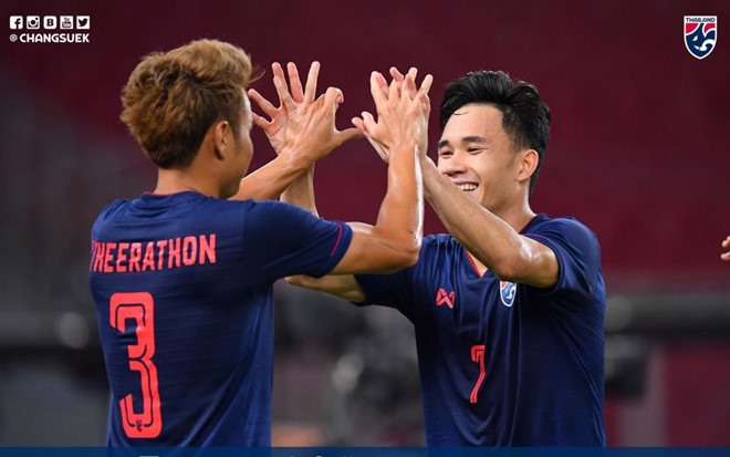 Theerathon và Supachok tỏa sáng trong chiến thắng 3-0 của Thái Lan trước Indonesia. Ảnh: FAT