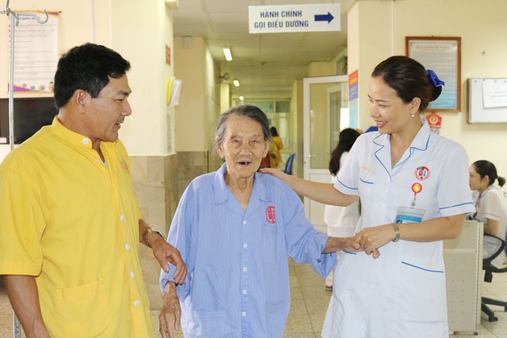 Bệnh nhân phục hồi sau ca phẫu thuật cắt ruột thừa.
