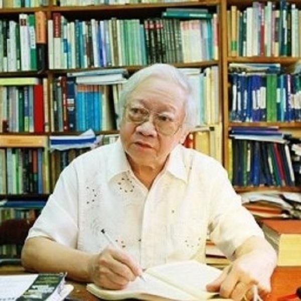GS Trần Đình Sử cho rằng sách “Công nghệ Giáo dục” vượt quá chương trình.