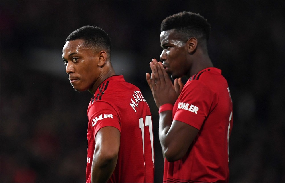 Martial và Pogba không thể thi đấu. Ảnh: Metro UK.