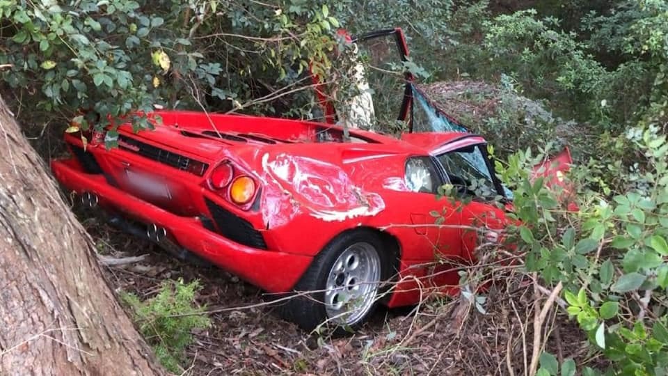 Hiện trường vụ tai nạn. Ảnh: Carscoops