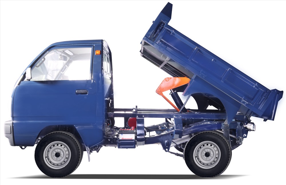 Suzuki Carry Truck thùng ben - một kiểu thùng rất được ưu chuộn phục vụ vận chuyển vật liệu xây dựng trong nội thành.
