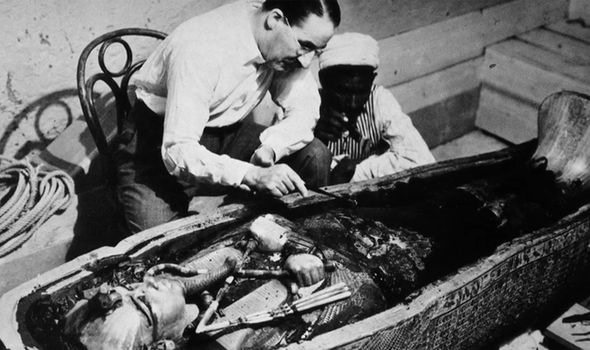 Howard Carter không tin vào bất kỳ lời nguyền Pharaoh nào. Ảnh: Channel 5
