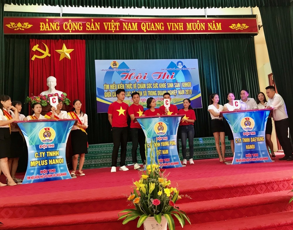 Phần thi Kiến thức, xử lý tình huống của ba đội thi.