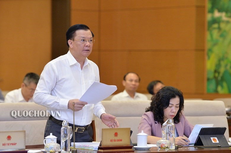 Bộ trưởng Bộ Tài chính Đinh Tiến Dũng. Ảnh Quochoi.vn