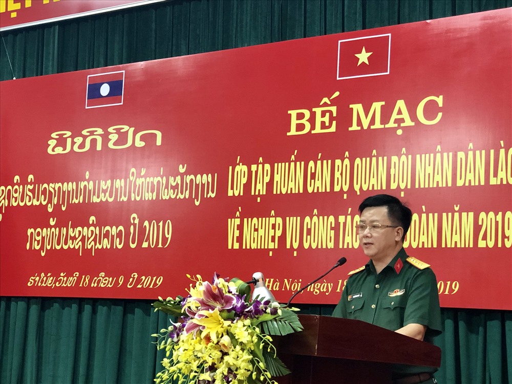 Đại tá Nguyễn Đình Đức, Uỷ viên Đoàn Chủ tịch Tổng LĐLĐVN, Trưởng ban Công đoàn Quốc phòng phát biểu tại lễ bế mạc lớp tập huấn. Ảnh: V.L