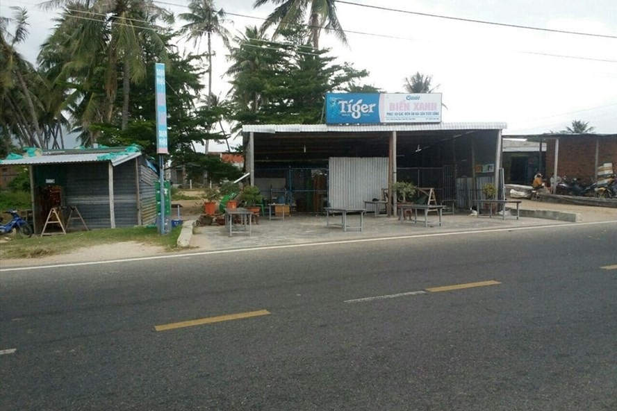 Khu đất được UBND thị trấn Vạn Giã (huyện Vạn Ninh) cho thuê không đúng thẩm quyền, nhưng công trình đến nay vẫn tồn tại. Ảnh: PV