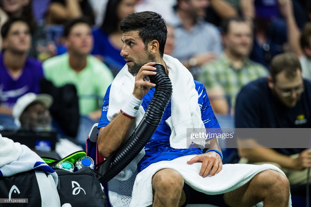 Nole để mất set 1. Ảnh: Getty.
