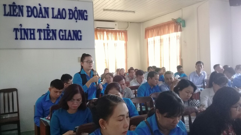 Các đại biểu tích cực đóng góp ý kiến. Ảnh: K.Q