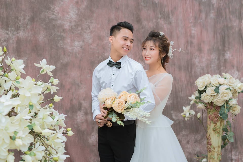 Anh Đào Duy Cường và vợ. Ảnh: NVCC