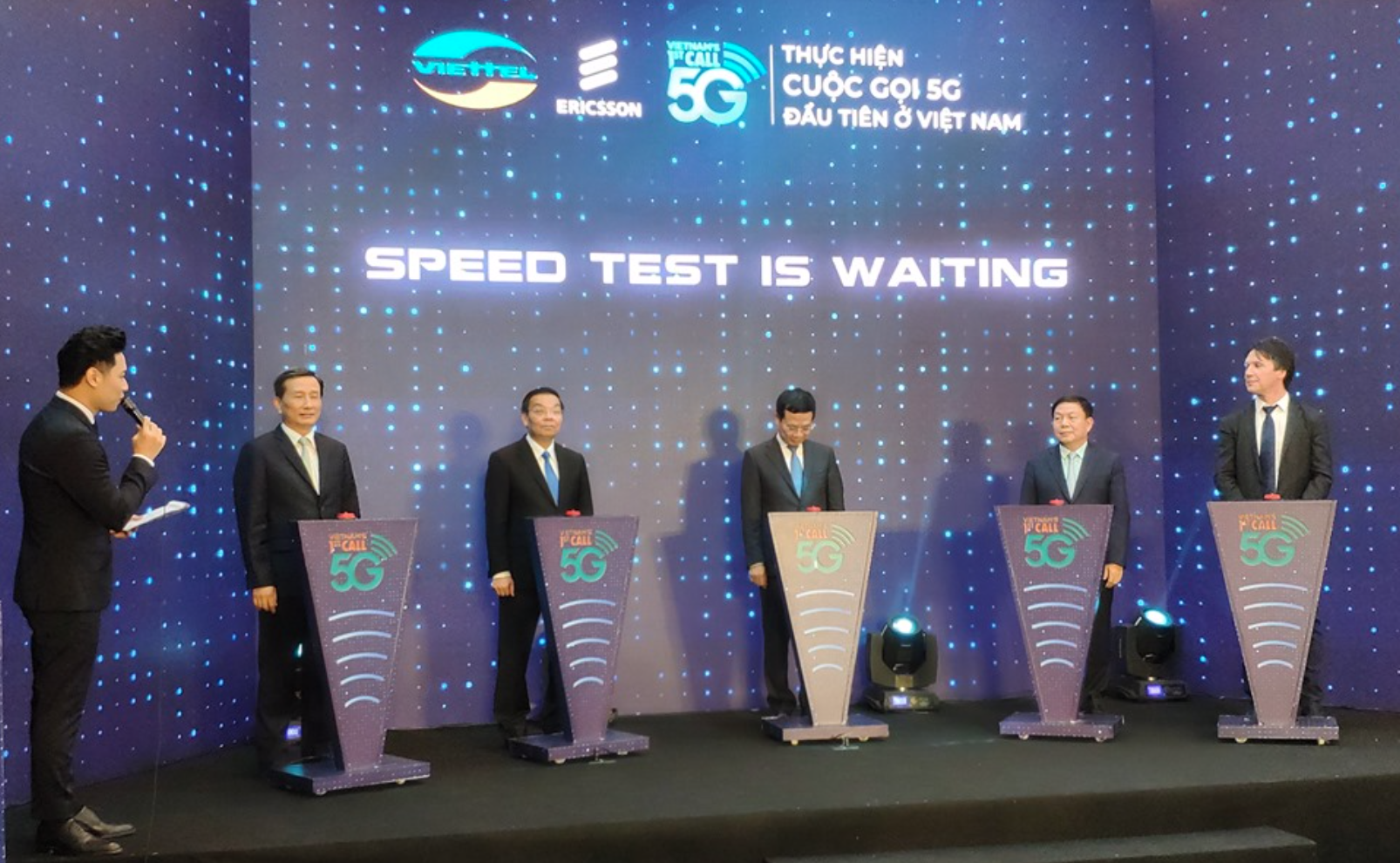 Viettel là nhà mạng đầu tiên tại Việt Nam phát sóng mạng 5G. Ảnh VT.