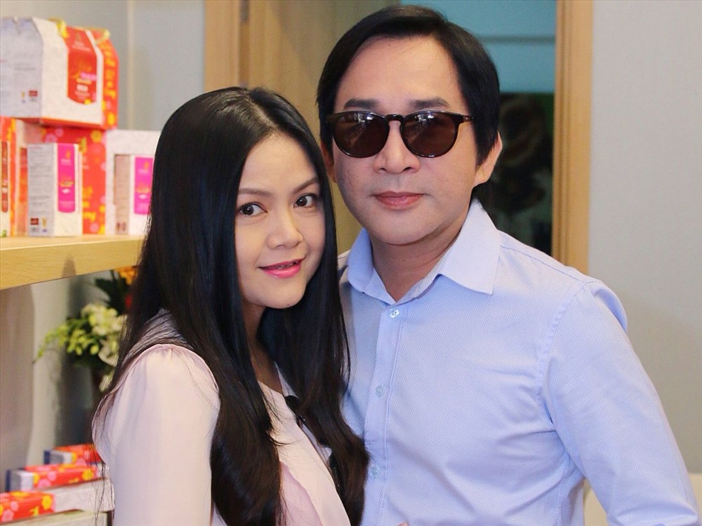 Vợ chồng nghệ sĩ Cải lương Kim Tử Long. Ảnh: ST