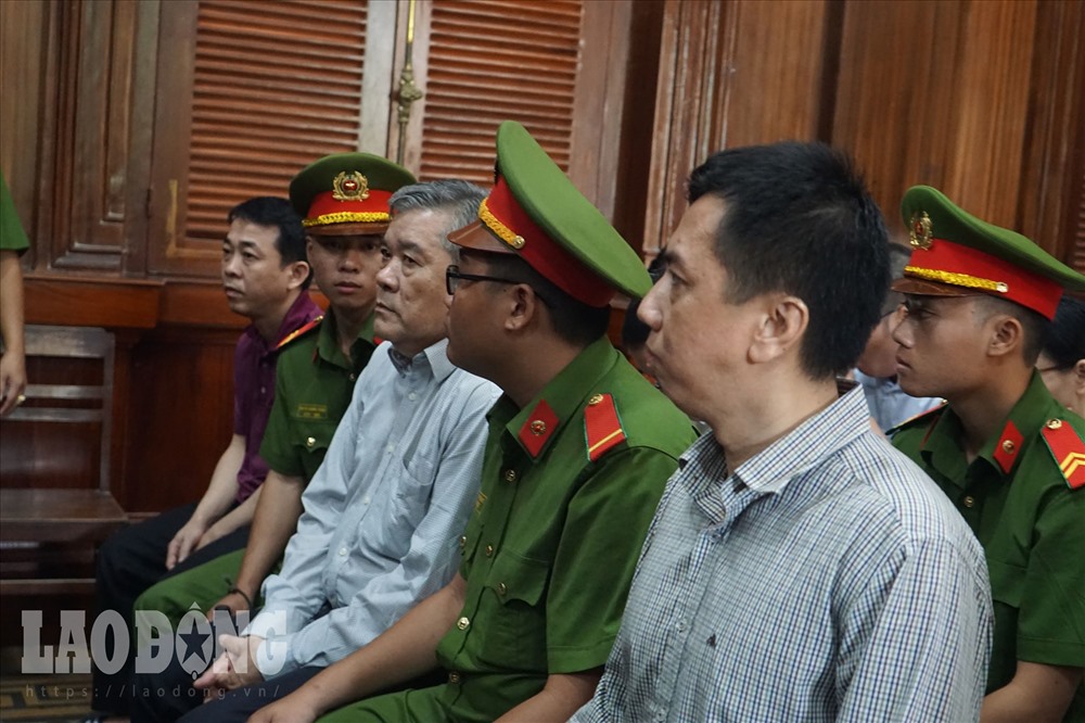 Bị cáo Võ Mạnh Cường (ngoài cùng bên phải)