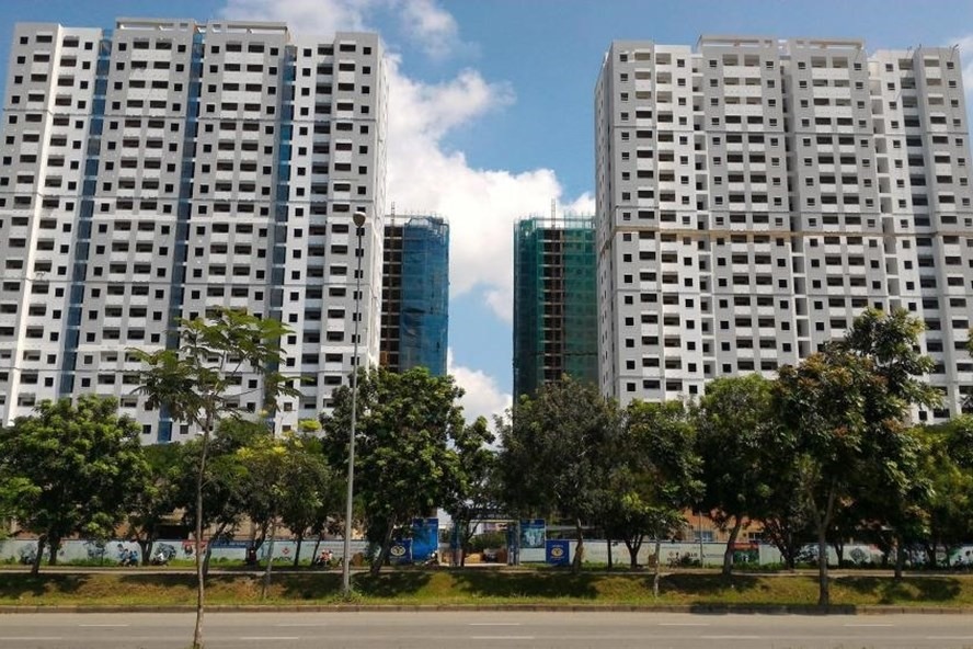 Chủ dự án nhà ở xã hội HQC Plaza (huyện Bình Chánh) bị cư dân kiện ra tòa, do không giao giấy chứng nhận quyền sử dụng nhà ở. Ảnh BD.