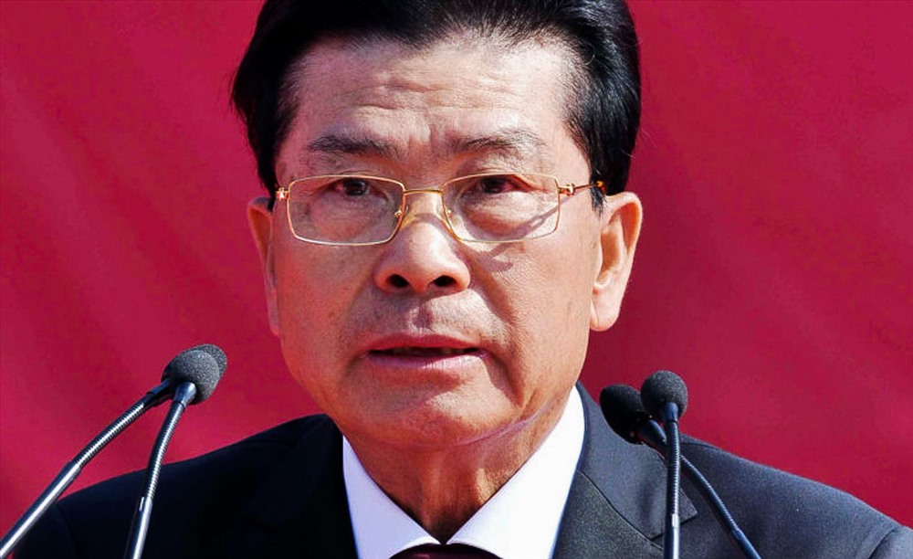 He Xiangjian là người phát triển tập đoàn Midea Group. Năm 1968, ông dẫn đầu một nhóm 23 cư dân địa phương của thị trấn Beijiao, tỉnh Quảng Đông, Trung Quốc, thành lập một xưởng sản xuất các loại nắp, tiền thân của tập đoàn Midea. Giờ đây nó đã trở thành một trong những nhà sản xuất thiết bị điện tử lớn nhất thế giới, với hơn 200 công ty con bao gồm cả Kuka, công ty sản xuất robot nổi tiếng của Đức. Ảnh:Capital