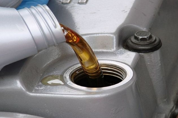 Nên thận trọng khi sử dụng nhớt. Ảnh: ST