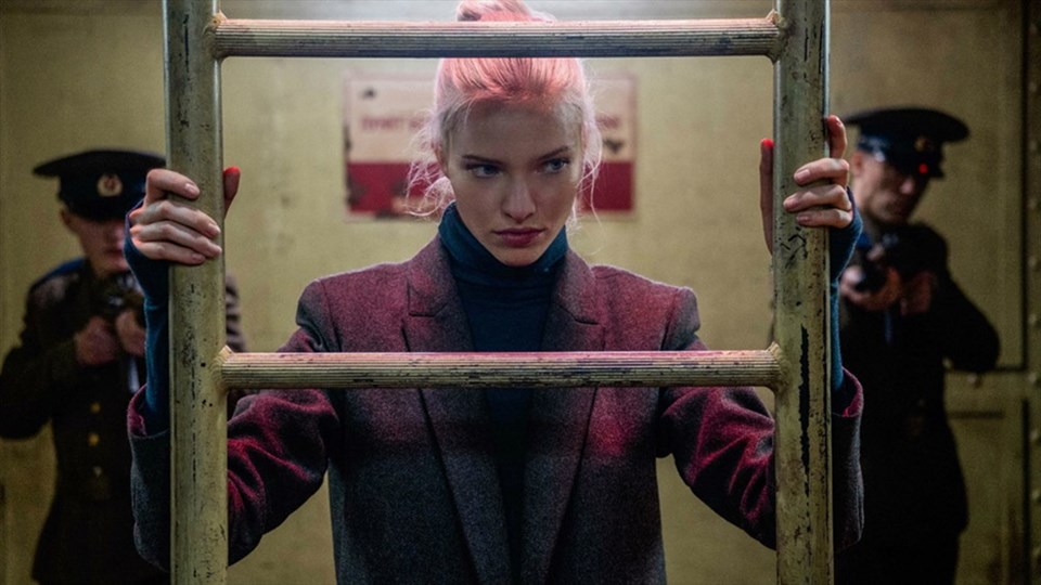 Nhan sắc hút hồn của mỹ nhân người Nga Sasha Luss làm khán giả ấn tượng. Nhan sắc hút hồn của mỹ nhân người Nga Sasha Luss làm khán giả ấn tượng.