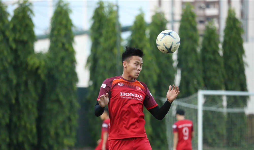 Đội trưởng Quế Ngọc Hải đã có thể tập luyện trở lại sau 2 ngày tập hồi phục bên ngoài Ảnh: HOÀI THU
