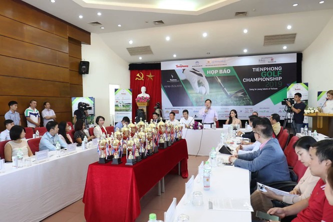 Ban tổ chức họp báo công bố giải đấu sáng 26.9. Ảnh: Như Ý